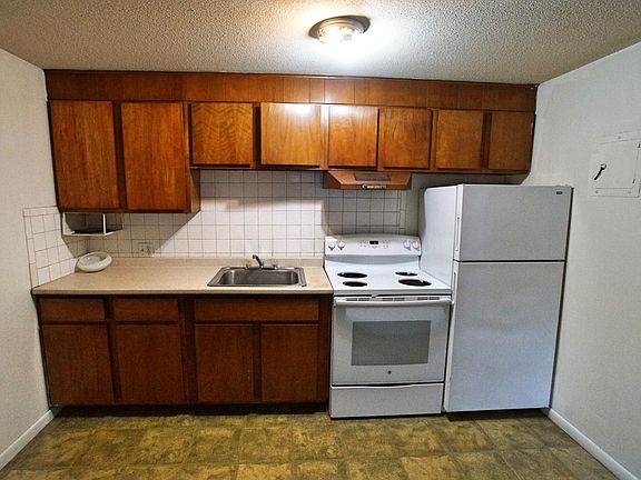 STUDIO APT $1100 - 781-254-2003 / lee@bostonabodes.com