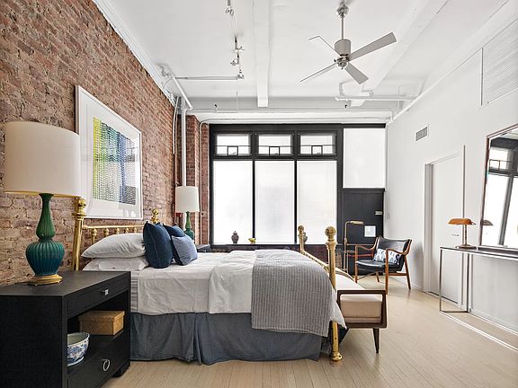 5th image of 40 E 21st St APT 2