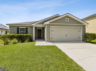 236 Waters Edge Dr, Kingsland, GA 31548