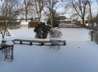 14216 W Hill Ave, Gurnee, IL 60031