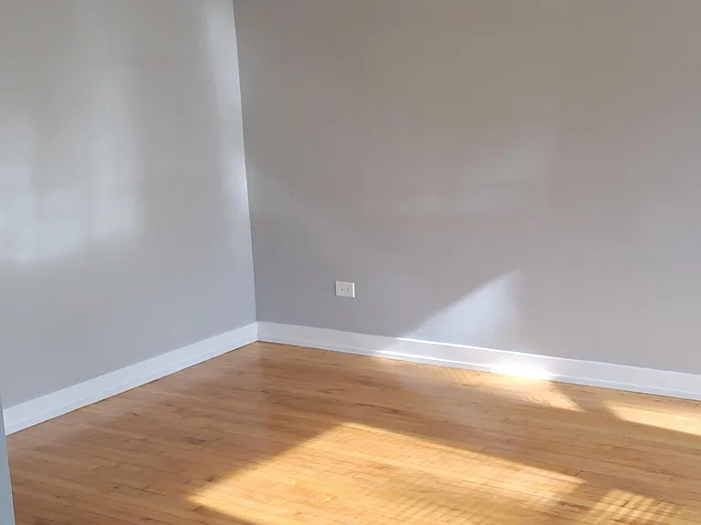2947 N Hamlin Ave #1 — Photo 3