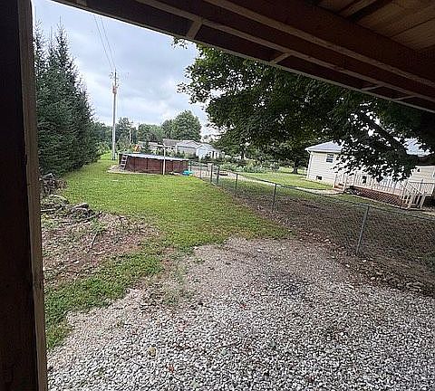 5th image of 15770 Pleasant View Dr