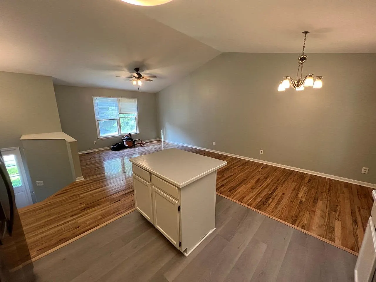 5 bed, 2081 sqft, $2,850 — Photo 4