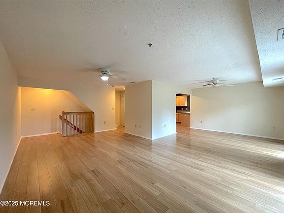 5th image of 1605 Arthur St