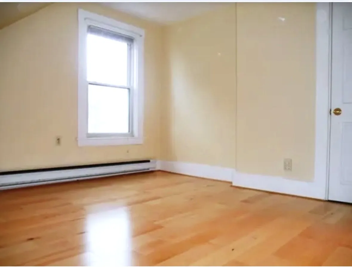 Building Photo - 129B Brown St #129B