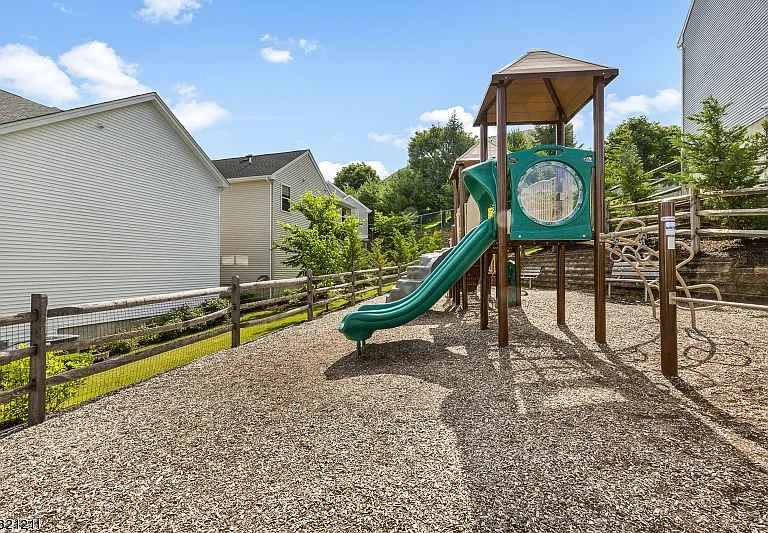 127 Sowers Dr — Photo 16