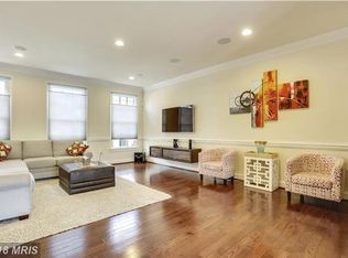 10621 Yorktown Dr, Fairfax, VA 22030