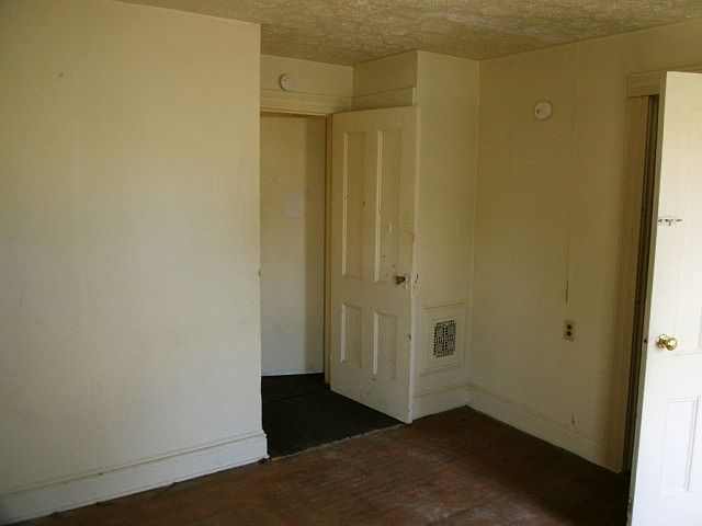 2nd image of 415 W Gray St