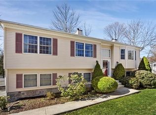 3255 Mohegan Ave, Mohegan Lake, NY 10547