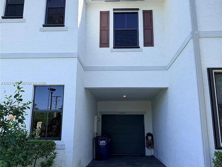 1502 SW 29th St — Photo 27