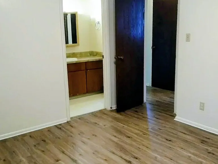 Jack and Jill style bathroom
