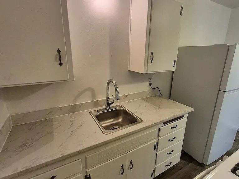 644 Maple St #3 — Photo 4