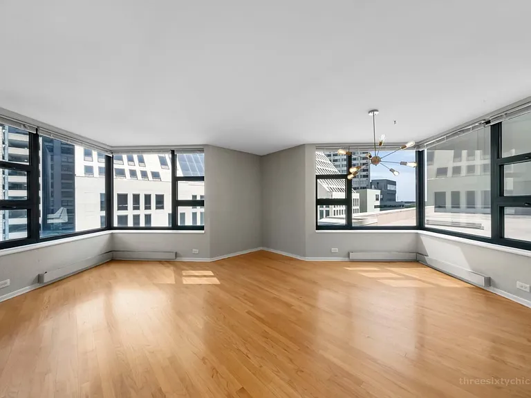 401 E Ontario St #409 — Photo 22