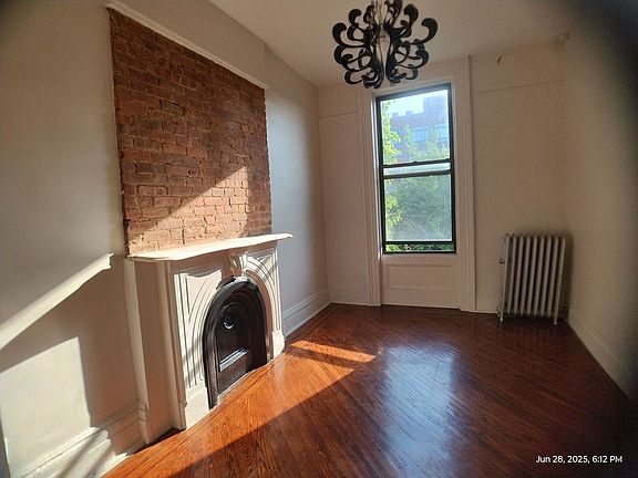 5th image of 24 Claver Pl #2