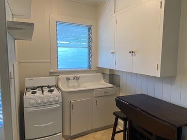 honolulu-hawaii-82426513 picture