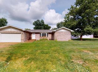 2200 Williams St, Maryville, IL