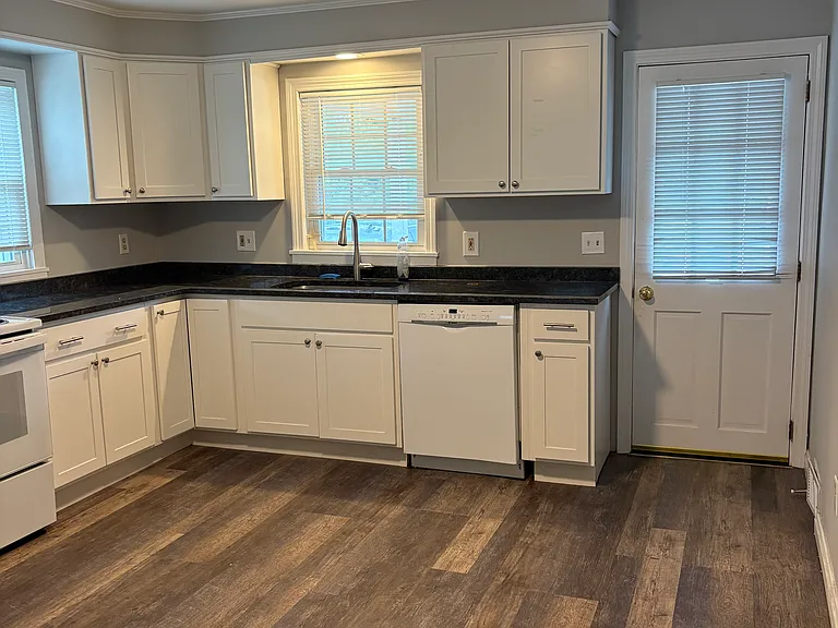 79 Main St — Photo 1