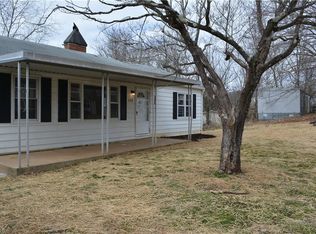 229 Old Traphill Rd, Ronda, NC 28670