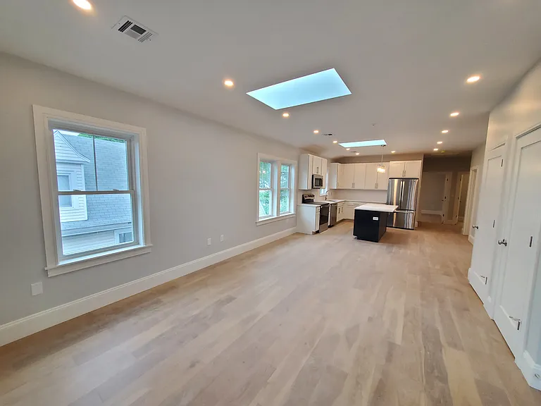 51 Fairbanks St #4 — Photo 8