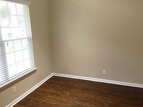 3rd image of 306 Brighton Woods Dr