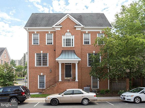 2nd image of 1328 Lawson Ln