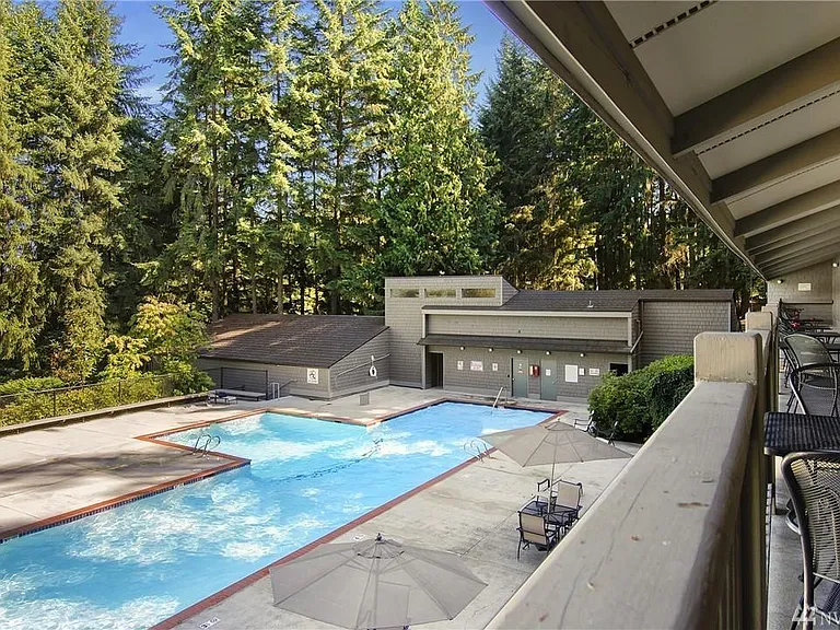 13954 NE 60th Way — Photo 21