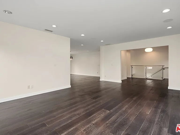175 Barlock Ave — Photo 10
