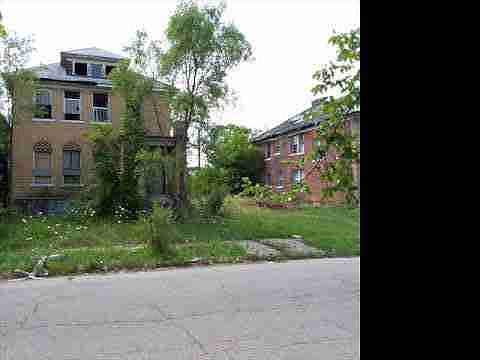 9821 Mcquade