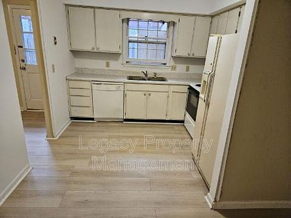 2nd image of 514 Peele St APT C