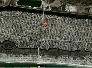 140 NE 1st St, Oak Island, NC 28465