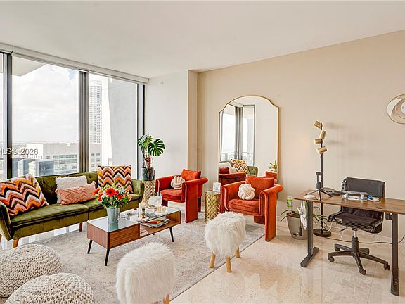 4th image of 88 SW 7th St APT 2706