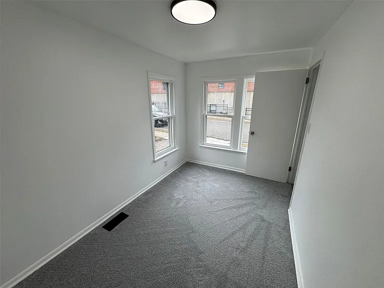 92 Crocker Ave #1 — Photo 3