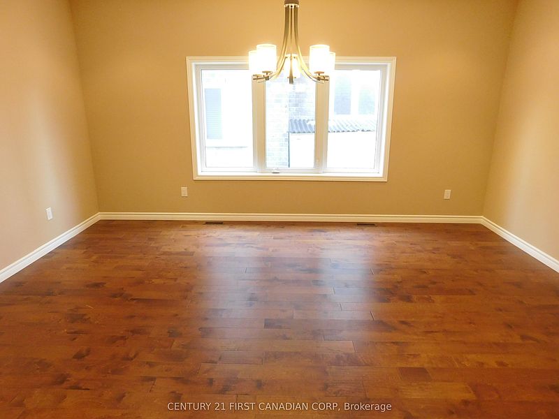 London House for rent - 6 Bedrooms — photo 3