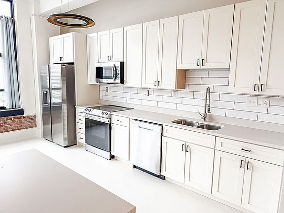5th image of 116 Gay St NW Unit 905