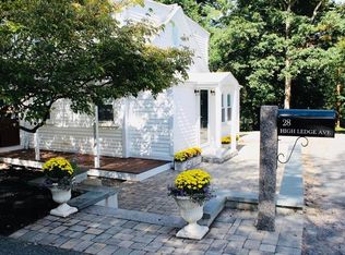 28 High Ledge Ave, Wellesley, MA 02482