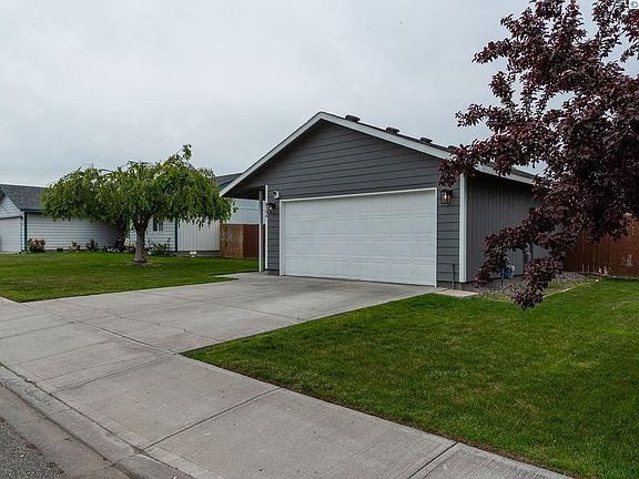 3rd image of 8104 Spieden Dr