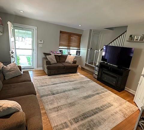 4th image of 1025 Cobbs St