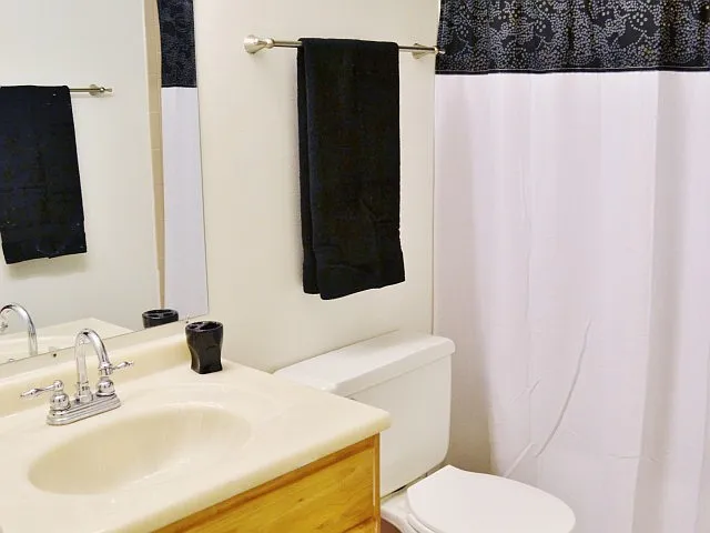 Hallway Full Bath Hallway Full Bath