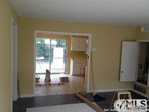 5th image of 855 E Sunshine Dr