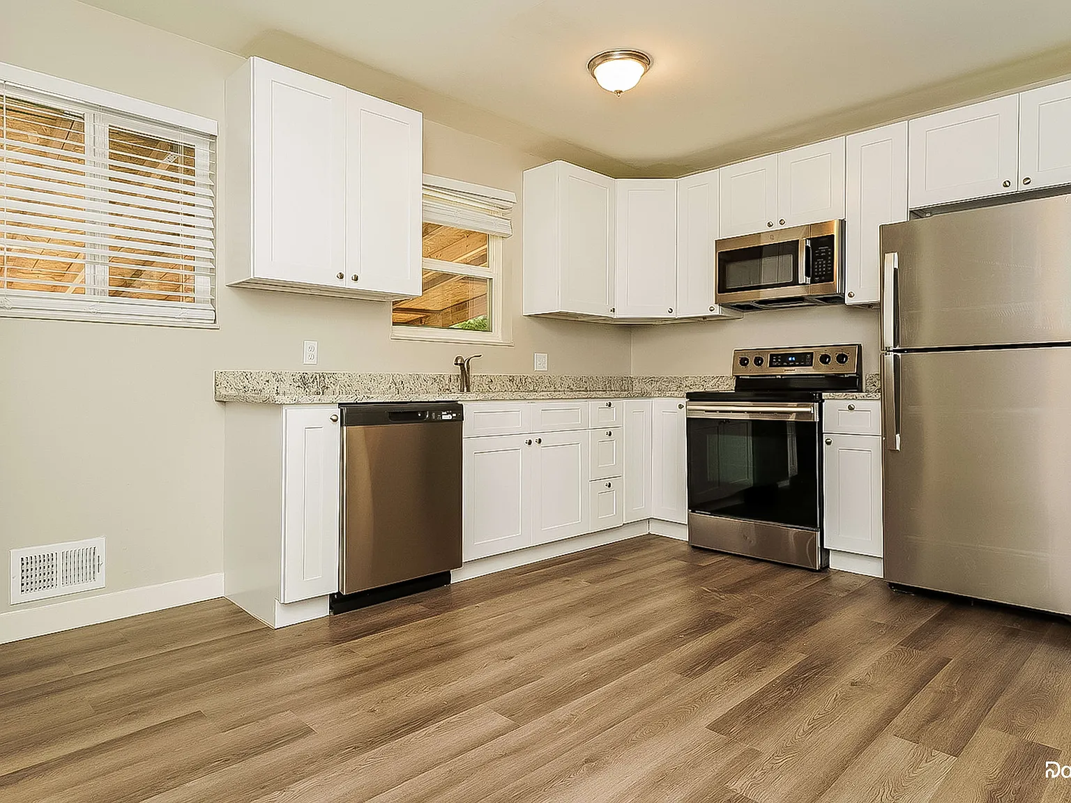 4 bed, 2.0 bath, 1850 sqft, $3,125 — Photo 4