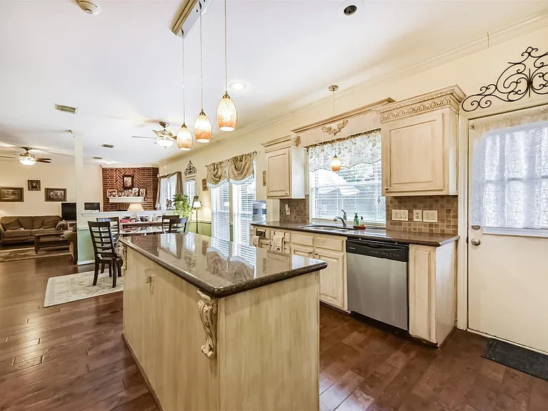 1306 N Gabriel River Cir — Photo 24