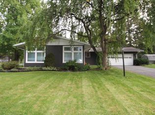 100 Marywood Dr, North Syracuse, NY 13212