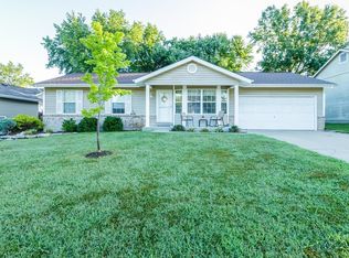 525 Durango Dr, O'Fallon, MO 63368
