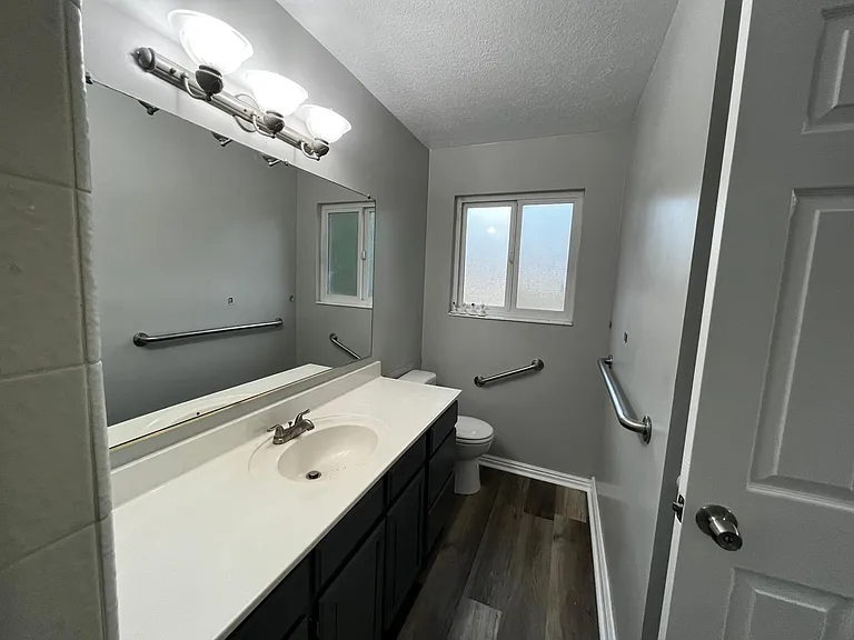 1442 N 900 W — Photo 13
