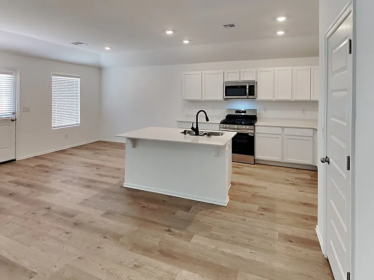 4013 Becky Ln — Photo 5