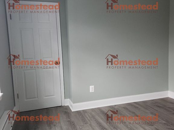 2nd image of 25 W Oak St Floor 2