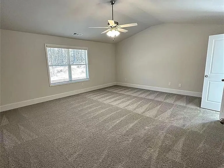 1850 Silver Crest Way — Photo 14