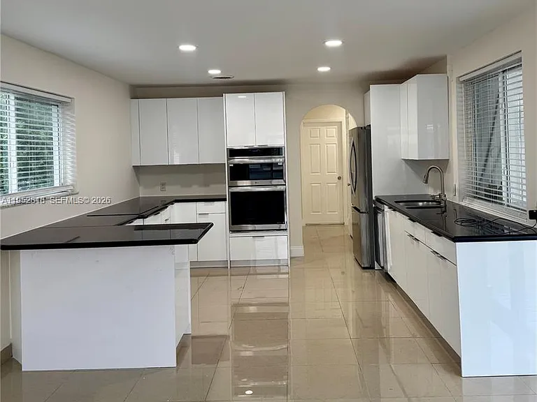 16453 NE 33rd Ave — Photo 6