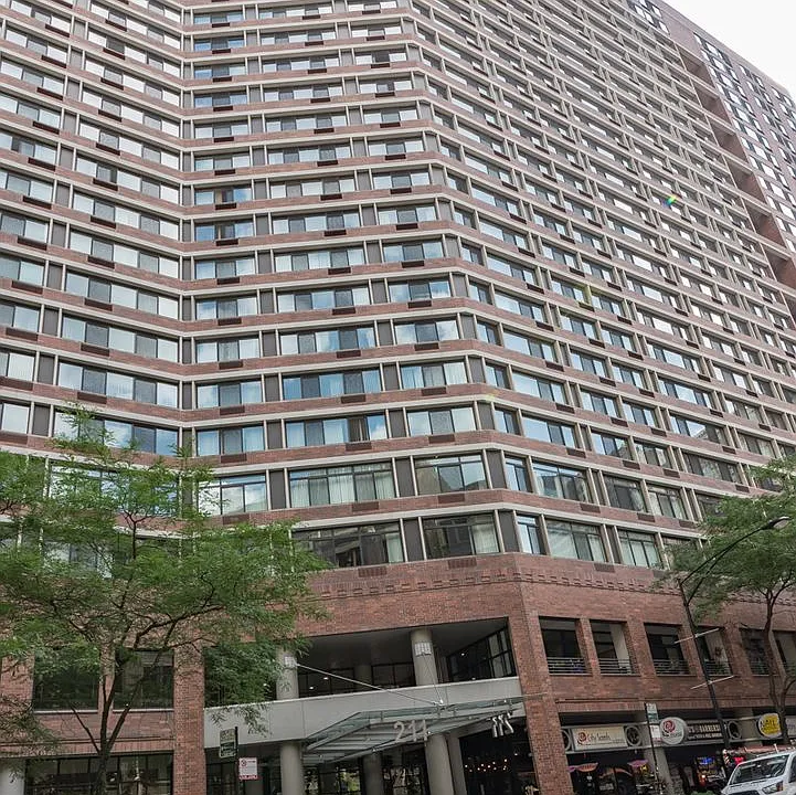 211 E Ohio St #618