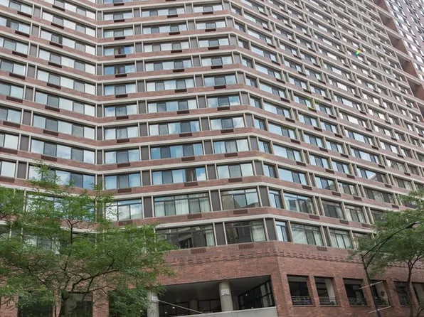 211 E Ohio St, Chicago, IL